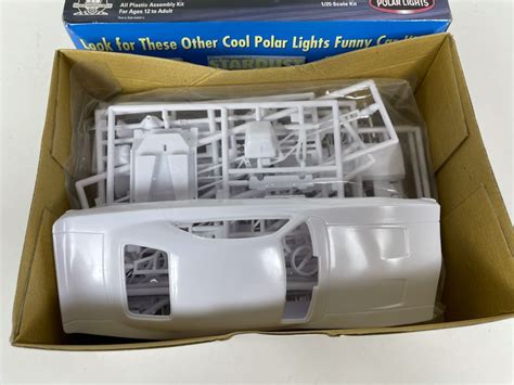 Polar Lights Roland Leongs Hawaiian Funny Car Model Kit 1999