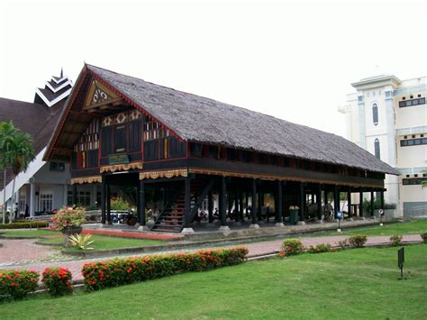 Kembali membahas mengenai keunikan kebudayaan negara tercinta, indonesia. Comfortable and Beautiful rumoh Aceh ~ All Kinds Of Indonesia
