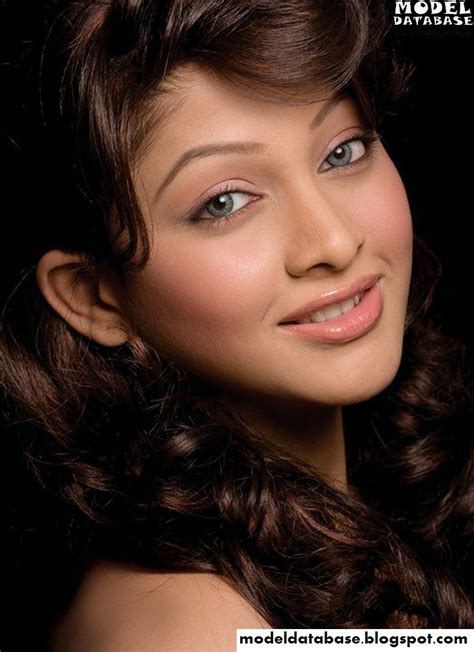 Banglalink Model And Bangladeshi Upcoming Actress Sarika Sabrin