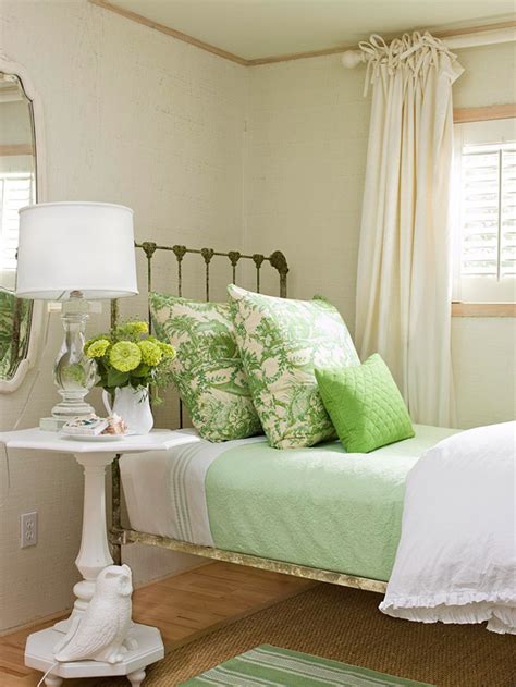 Our ideas cover mint green living rooms, bedrooms and bathrooms, along with mint green wall décor. Bedroom Decorating in Green | Better Homes & Gardens