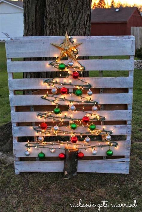 10 Cool Ideas To Decorate Garden Or Yard Trees For Christmas Woohome