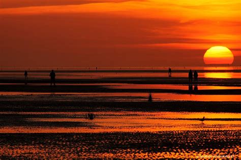 Veranstalten ein personenaufzug und eine behindertengerechte toilette sind im haus vorhanden. Sonnenuntergang Cuxhaven Foto & Bild | sonnenuntergänge ...
