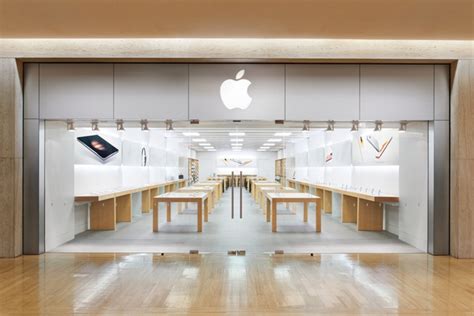 Located approximately 15 km south of kuala lumpur city centre and about 1 km east of seri kembangan town centre, surrounded by numerous highways and expressways, the mines is easily accessible from all corners of the klang valley. Apple Store at Northbrook Court in Chicago Area Moving ...