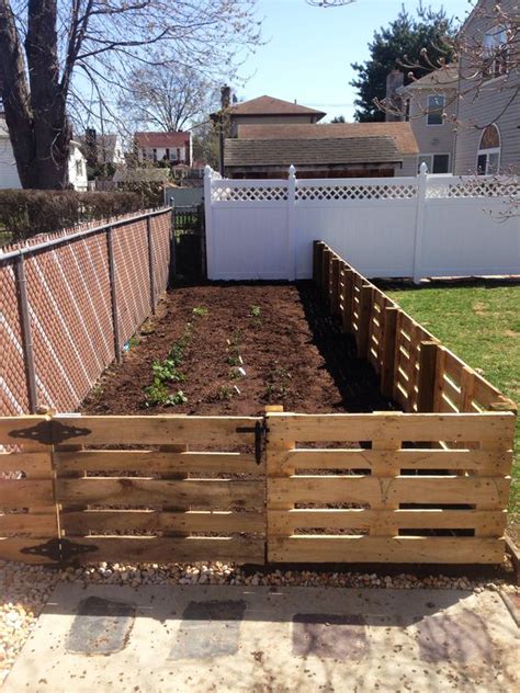 Check spelling or type a new query. 21 Super Easy DIY Garden Fence Ideas You Need to Try