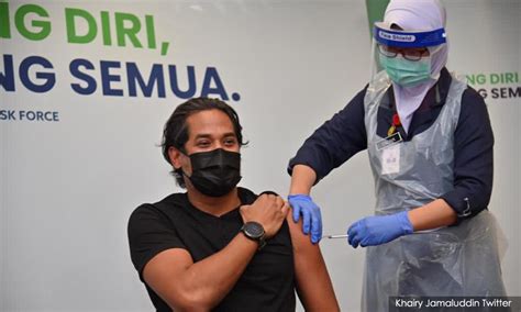 Both the sinovac vaccine and the vaccine developed by oxford university and pharmaceutical firm astrazeneca have requests for emergency use authorisation pending with regulators in brazil. It's 'an quan', KJ declares after taking Sinovac vaccine