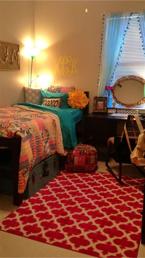 60 elegant dorm room decorating ideas an immersive guide by patricia clowers