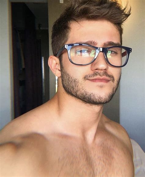 Pin By Steven Schlipstein On Scruff Nerdy Guys Handsome Faces Mens Glasses