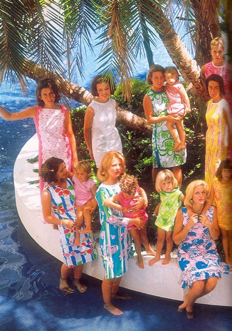 A Stylish Group In Vintage Lilly Pulitzer Vintage Dresses Vintage Outfits Vintage Fashion