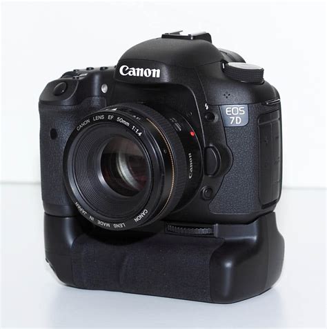 Battery Grip Canon Nikon 6d 5d 7d T2i T3i T4i T5i 600d 700d R 19880