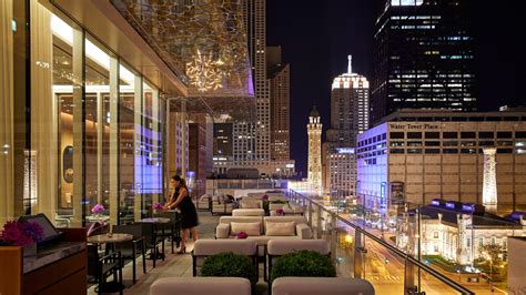 the peninsula chicago hotel review condé nast traveler