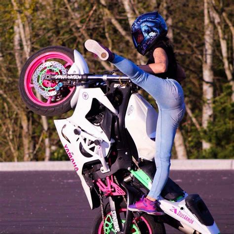 Drea Stuntsshes Awesome Best Motorbike Motorbike Girl Motorcycle Girls Girls On Bike