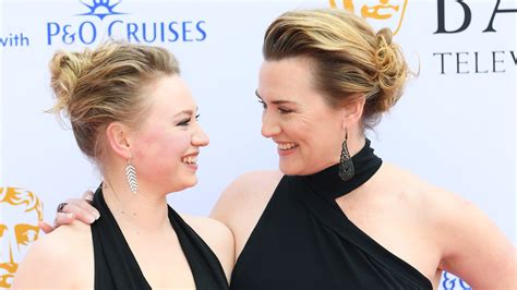 kate winslet s daughter has grown up to be her twin