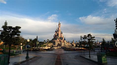 30 Ans De Disneyland Paris En 2021 Le Château De La Belle Au Bois