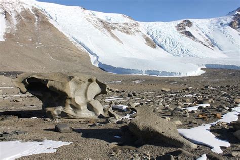 Mcmurdo Dry Valleys Of Antarctica The Driest Place On Earth Amusing