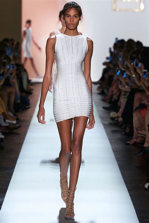 Nyfw Runway Trend Celebrities Are Jumping On Body Strobing Glamour