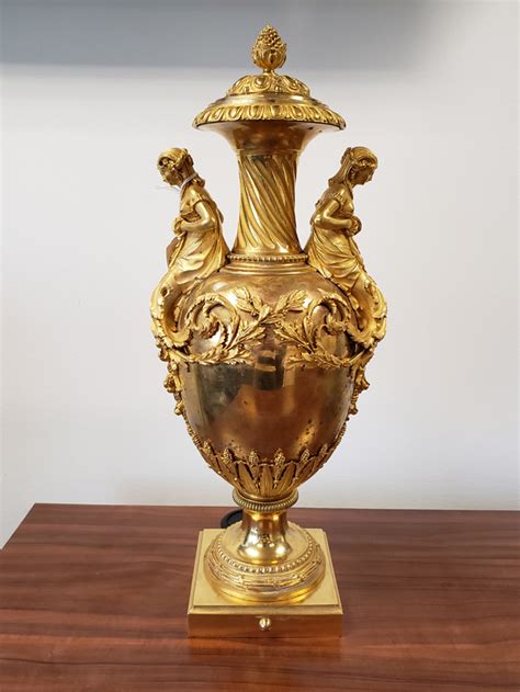 Nazi Looted French Vases Returned Jointly By Fbi And Christies