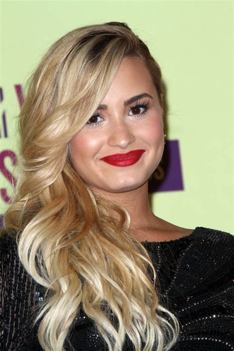 Demi lovato pink highlights by uge1dlover. Demi-Lovato-Long-Blonde-Hair-Waves
