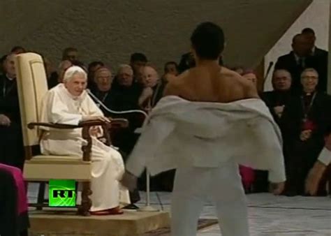 Pope Gets Warm Se Naked For The Hot Guy