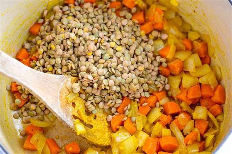 The theory is that we do not digest the carbohydrates trapped in fiber. Low Carb Lentil Bean Recipes : Lentil Soup With Lemon And ...