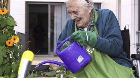 Therapy Is Garden Seniors Work With Nature Youtube