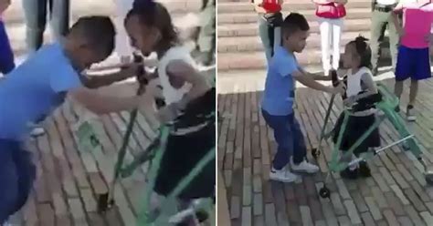 el conmovedor baile de una niña en condición de discapacidad paralizó a yopal infobae