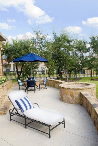 A Relaxing Patio Greenscapes Landscaping Atx Relaxing Patio