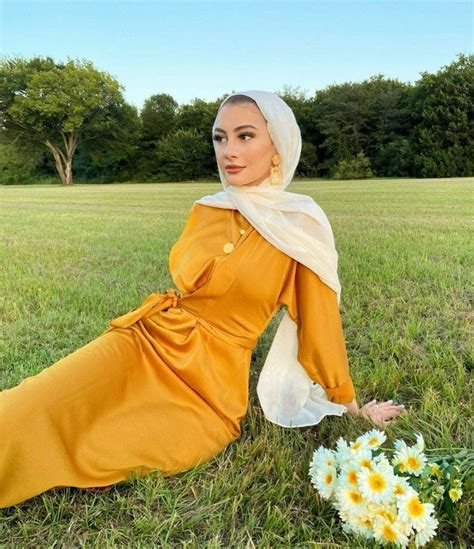 Top 10 Hijab Fashion Instagram Accounts To Follow This Year