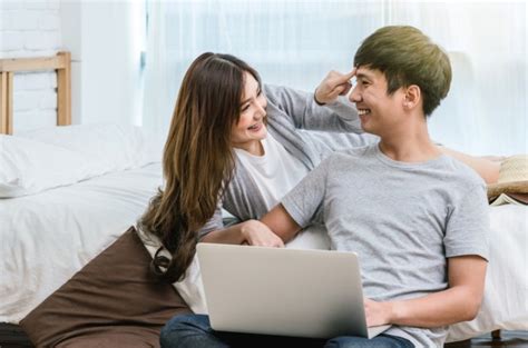 3 Manfaat Komunikasi Dalam Hubungan Intim Dengan Pasangan