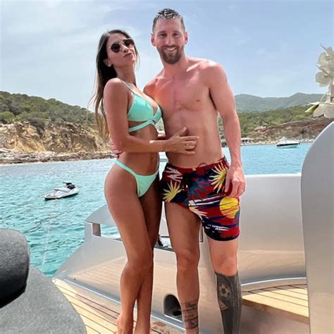 Fifa World Cup 2022 Winner Lionel Messi And Wife Antonela Roccuzzos Loved Up Beach Pictures Are