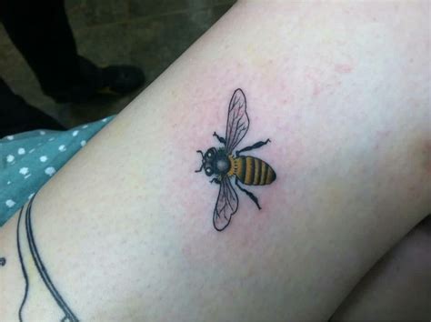 Bee Tattoo Dainty Tattoos Black Tattoos Tattoos And Piercings Small