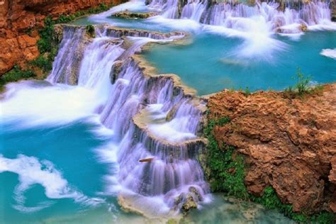 天河, nghĩa mặt chữ là sông hoàng hà ở trên trời) là một hệ thống lớn các thiên thể và vật chất liên kết với nhau bằng lực hấp dẫn, bao gồm sao, tàn dư sao, môi trường liên sao chứa khí, bụi vũ trụ và vật chất tối, một loại thành phần quan trọng nhưng chưa được hiểu rõ. Xem hình ảnh đẹp về thiên nhiên và tình yêu tuyệt đẹp đầy ...