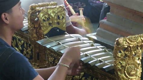 A collection of music from ubud bali with gamelan music and rhythmic based music for cremation ceremony which is an. Indonesien Reise Doku: Gamelan Musik auf Bali (2) - YouTube