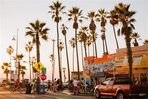 Best Things To Do In Los Angeles California The Crazy Tourist Los Angeles Street Los