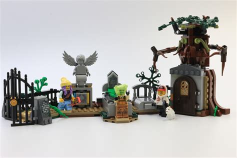 Lego Hidden Side Graveyard Mystery Review