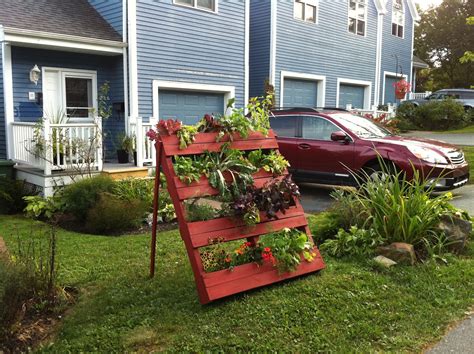How to make a vegetable garden with pallets. Pallet: Niki Jabbour - The Year Round Veggie Gardener: A ...