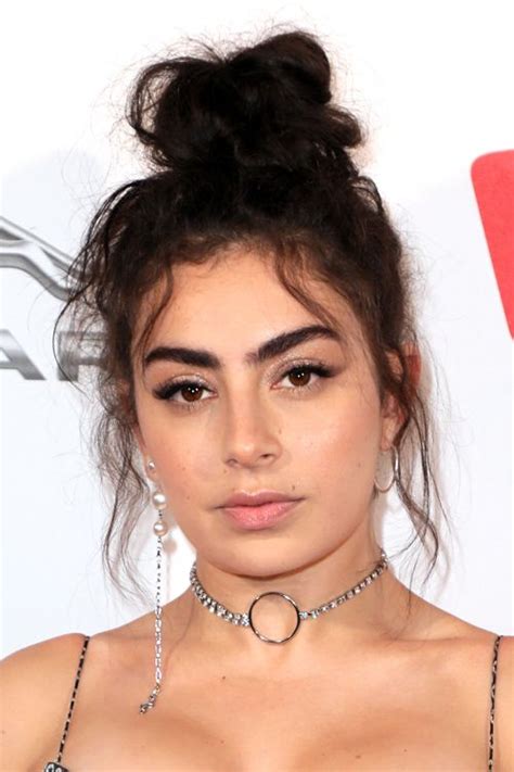 Charli Xcxs Hairstyles And Hair Colors Steal Her Style Charli Xcx