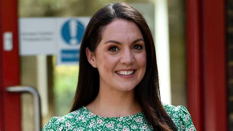 exclusive laura tobin returns to neonatal ward six years after dau