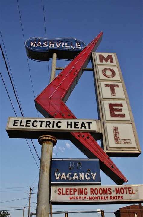 Nashville Motel Nashville Illinois That Is Sleeping Roo Lights