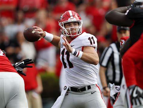 Georgia Quarterback Jake Fromm Breaks Non Throwing Hand In Boating