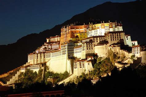 We recommend booking dalai lama temple complex tours ahead of time to secure your spot. Evezzvelem - Tibet - Tibeti művészet