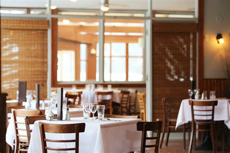 Table In Vintage Restaurant · Free Stock Photo