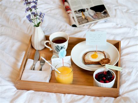 How To Make The Perfect Breakfast In Bed For Mothers Day Stylecaster