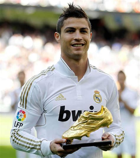 Check out this biography to know about his birthday, childhood, family life, achievements and fun facts about him. Cristiano Ronaldo Wiki - Height, Age, Girlfriend, Family, Net Worth & More