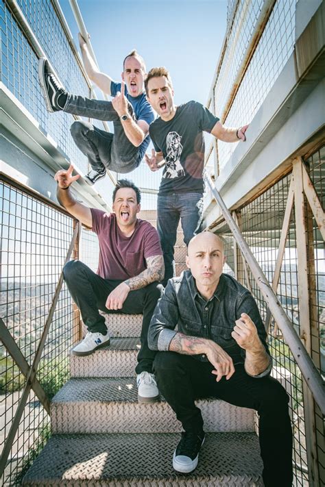 Simple Plan Lança Novo álbum Harder Than It Looks