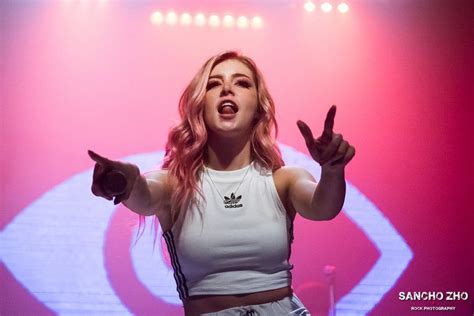 picture of chrissy costanza