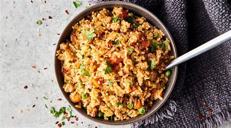 Fried Rice In 2021 Easy Rice Recipes Easy Vegetarian Dinner Chicken