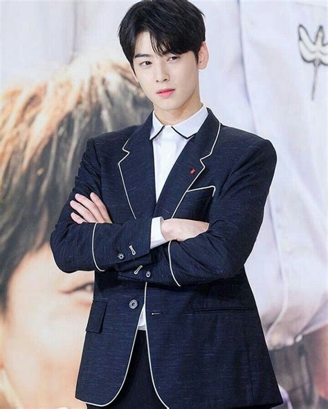 He is a member of the south korean boy group astro. Cha Eun Woo Real Height - Korean Idol