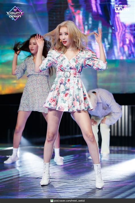 Discover and share the best gifs on tenor. Pin by Aya on Sunmi in 2020 | Kpop outfits, Kpop girls ...