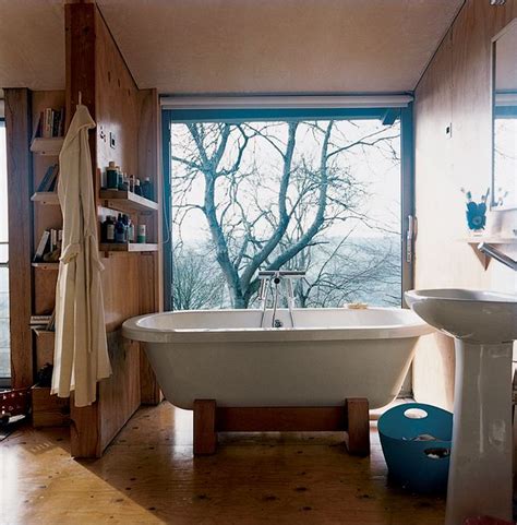 15 breathtaking bathrooms with a view decoholic entspannendes bad cottage bathroom master