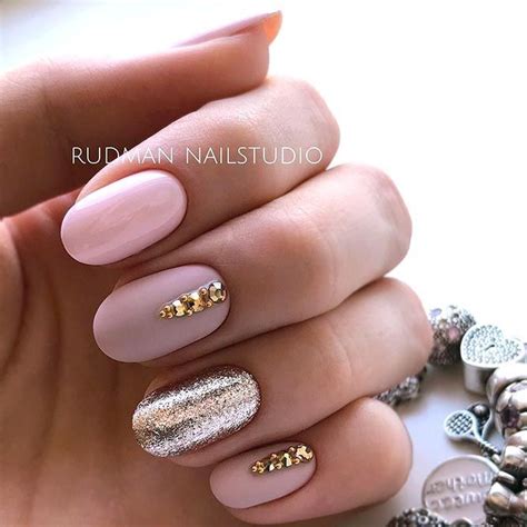 Rock The Round Nails Shape And Designs For 2023 Round Nails Round